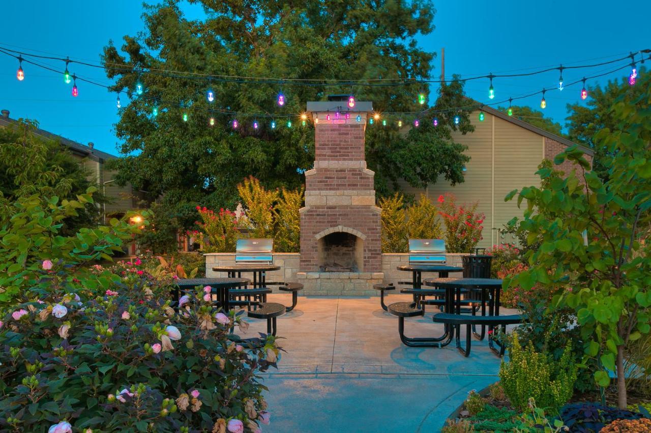 Ou Sooner, Pool & Gym, Bbq, Netflix, 100Mb Internet, Lg Washer & Dryer, Close To Ou! 诺曼 外观 照片